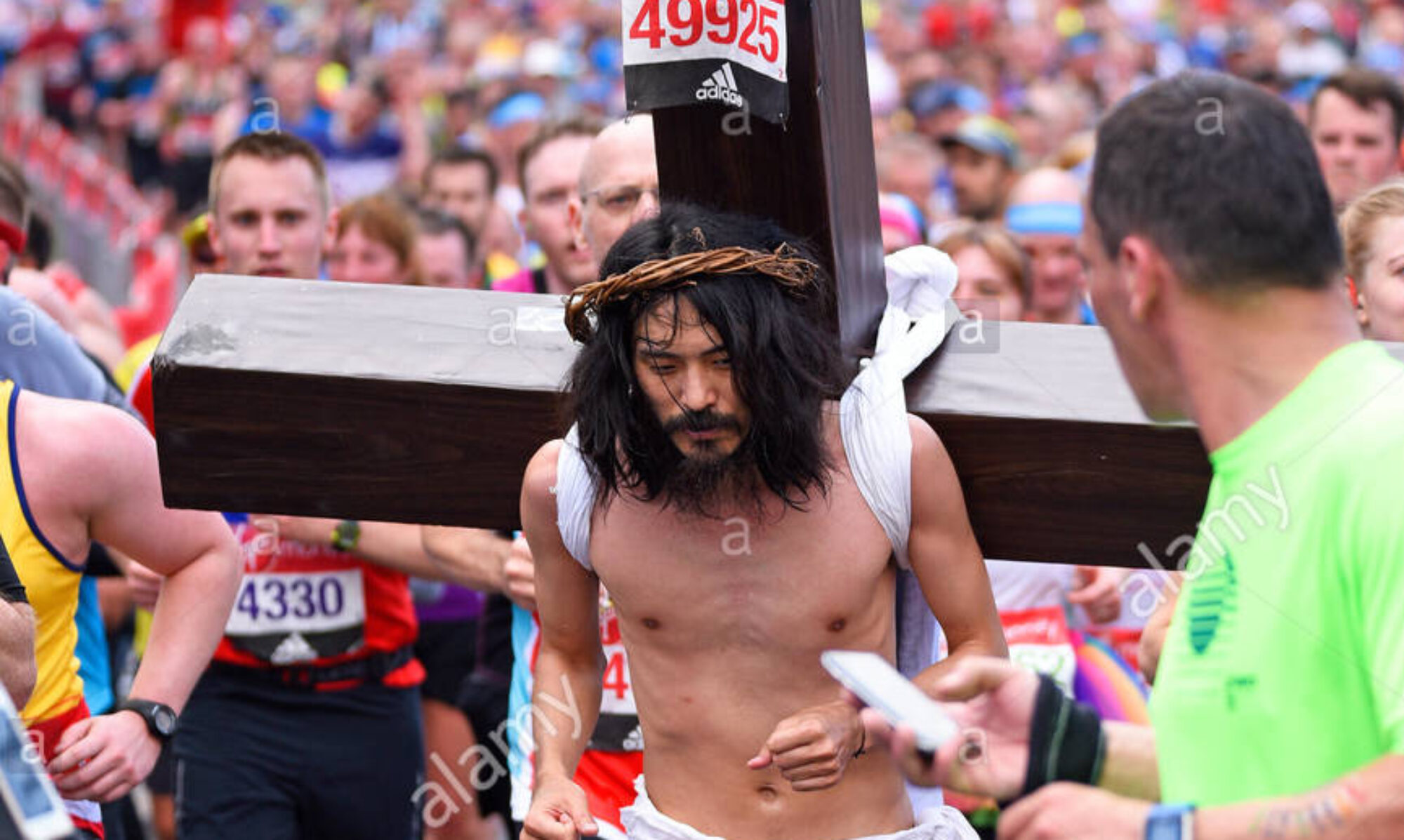 2017LondonMarathon barefoot jesus